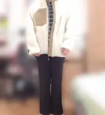 바지가 입어보니 핏이 정말 이뻐요! 리뷰들 참고해서 S사이즈 골랐는데 제가 뱃살이 있