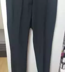 스판 짱짱하고 핏 너무 예뻐요! 요즘 이것만 입습니다.다리도 길어보이고 너무 얇지 않