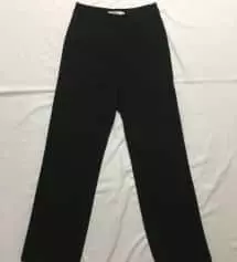 처음에 입었을때는 허리가 좀 끼나 싶었는데 입고 활동해보니 진짜 편하고 좋아요. 허리