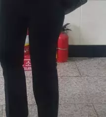 스판끼 있어서 너무 잘 입고 다녀요 사진을 너무 못 찍었는데 핏 예뻐요
