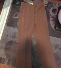 제가 산 바지 보고 엄마도 마음에 들고 편해서 재주문했습니당 엄마도 입고 만족한 옷이