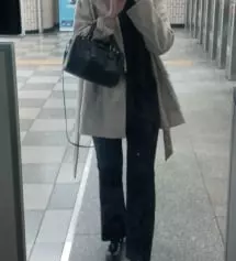 진짜모델 핏 처럼 다리 길고 날씬해보여요! 골반이 있는 편이고 하체에 살이 있는편이라