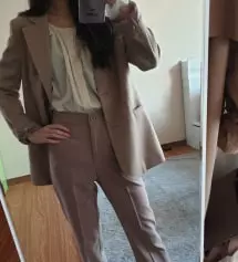 블랙 색상 구매하고 마음에 들어 다른 색상도 구매했어요!!
