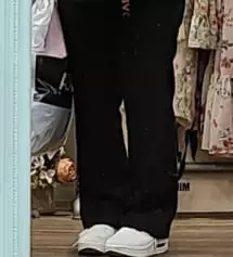 지금 날씨에 딱 입기 좋아요. 허리랑 길이 모두 잘 맞고 하비인데 오히려 다리가 길어보