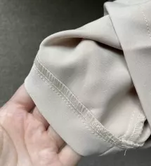 모카베이지 구매하고 맘에 들어서 바로 재구매 했어요! 궁디가 좀 딱맞지만 신축성이 워