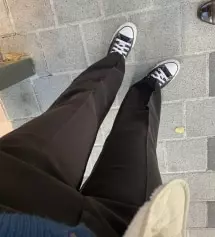 진짜 역대급 바지 .. 다리 답답한 거 싫어해서 두꺼운 원단의 재질 못 입는데 이건 진짜