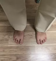 165용도 길다는 리뷰를 몇 봐서 긴가민가하고 시켰는데 길이는 발등에 닿을락 말락하고