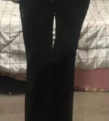 핏이 진짜 이뻐요 대박..♥️ 골반라인 다 살려주고 원단이 좀 두꺼워서 엉밑살 부각 이