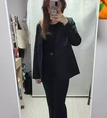 핏이정말정말 예뻐요!! 근데 허리는딱맞고 엉덩이가 조금불편해서 L로 다시주문할까 고