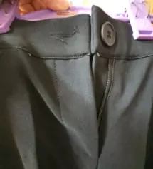 배송은 이틀안에 왔어요 찜해둔 바지라서 역시나 핏은 이뻤습니다. 그런데 실팝처리랑 