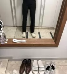 너무 편해요 !!! 베이지 색으로 한장 더 구매하려구요 ㅎㅎ 허리가 살짝 남는데 작은것