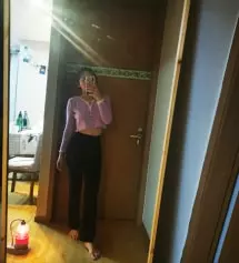 블랙이랑 베이지 하나씩 샀는데 역시 좋네요 베이지보다 블랙은 좀 짧은 것 같아요 구래