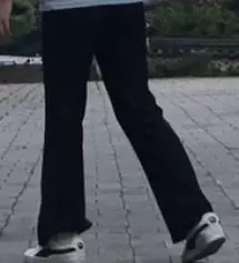 유명해서 구매했는데 너무 편하고 사이즈도 딱 맞고 좋아요~!! 스판도 👍👍