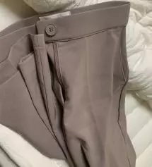 길이도 마음에 들고 약간 하이웨스트라 더 예쁜 것 같아용 ~! 
