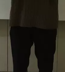 150,xxs 사이즈로 입으면 딱 이쁜 핏이라 블랙, 베이지 두가지로 아주 잘입었습니다 그