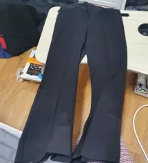 길이도딱맞고 핏도 딱 모델핏이예요! 기본검정색슬랙스가 있었으면좋겠다고생각했는데 