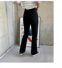 허리가 25-26인데 골반이랑 허벅지 때문에 사이즈 고민하시면 S 사세요! 핏 너무 예쁘고