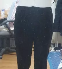 처음에 155cm - s 를 시켰는데 허리가너무 딱맞고 허벅지엉덩이가 너무 껴서 반품시켰어