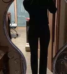 제 스펙은 166, 56-57kg 이고 하체가 좀 긴 편입니다 타이트하게 예쁘게 잡아줬지만 엉