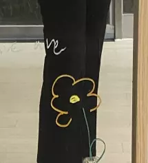 처음 슬랙스 사봤는데 사이즈도 딱맞고 너무 편해용 나중에 하나더 사야겠어요 ㅎㅎ