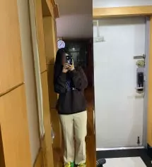 160cm에 50키로 중반이여서 155cm 기장으로 라지 시켰는데 사이즈 잘 맞고 좋아요!ㅎㅎ