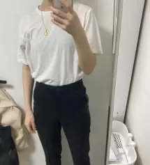 무난하게 입기 좋습니다. 편한데 단정한 느낌이 들어서 아무때나 입기 좋네요. 몇 개 더