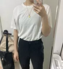 무난하게 입기 좋습니다. 편한데 단정한 느낌이 들어서 아무때나 입기 좋네요. 몇 개 더