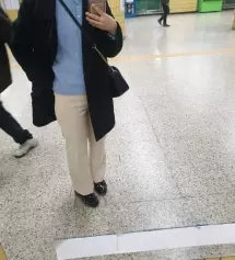 이전에s사이즈 샀다가 m사이즈로 재주문했어요. 스판끼가 있어서 편하고 허리밴딩이있어