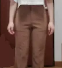 색은 코코아 분말 같기도 하고 조금 진한 듯 붉은 기가 도는 듯 화면이랑 크게 차이는 