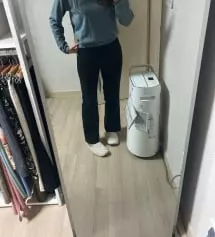 고고싱에서 파는 니트랑 같이 입었어요 사이즈완전딱네요 이사이즈로 계속 주문하면 되