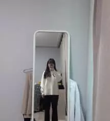 보자마자 이건 사야겠다고 느꼈다. 배송도 빠르고 사이즈도 너무 잘 맞고 핏 도 괜찮고