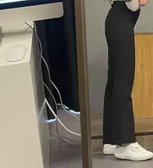 진짜 제가 허리가 이렇게 잘 맞는 바지는 처음이에요 핏도 좋고 근데 신축성도 있어서 