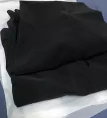 바지 봉제가 천이 찝혀서 된 부분이있어요...