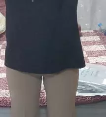 스판이 들어가 있어서 바지 너무 편해요! 부츠컷이어서 다리도 길어보이고 아주 만족합