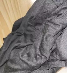 이뻐요 허벅지에 아주 딱 맞아서 살짝 부담스럽긴 한데 그래도 괜찮은거 같아요 잘 입고