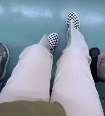 일단 허리 부분이 엄청 쫀쫀해요! 입었을때 핏이 이쁘고 길이도 딱 이네요! 근데 쫀쫀한