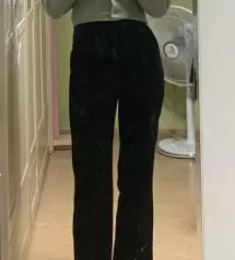 다리에 살집이 없는 편이라 슬랙스를 사면 항상 허벅지 부분이 안예뻤는데 이 슬랙스는