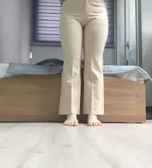 제가 사이즈를 좀 더 큰걸 시킬껄 그랬나봐요.... 늘어나서 들어가긴하는데 너무 끼여보