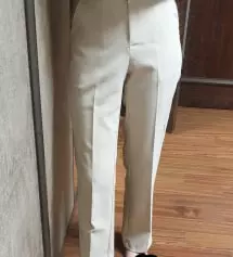 저번에 검정색 155cm,xxs 사이즈를 샀었는데 길이가 약간 짧고 허리가 정말 딱 맞아서 