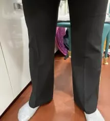 바지 사고 오늘 첨 입어봣는데 왜 유명한지 알겟어요 일단 배꼽위까지 덮는데 안 쫄리고