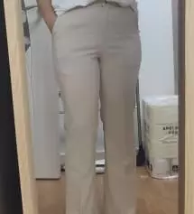 솔직히 살쪘는지 m이 작아용 ㅠㅠ 꽉 끼다보니 팬티라인도 좀 보이고 크림색이니까 더 