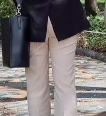 진짜 세상 편해요.... 왜 모찌슬랙스인지 알겠어요! 다른 슬랙스도 사보려구용!