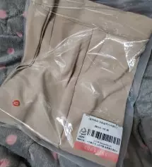 사고 싶었는데 매번 들어갈때 마다 품절이라 계속 기다리다 드디어 품절이 풀려서 바로