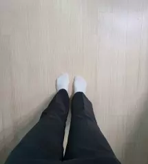 키가 더 커보이게 만들어줘요!허리 부분이 밴딩으로 되어 있어서 편하고 바지 신축성도