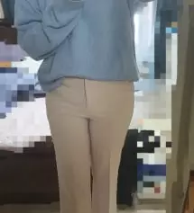 리뷰 엄청엄청 찾아보고 구매한 슬랙스에요! ㅠㅠ 저같은 경우 집에서 오래 앉아 있는다