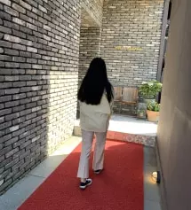 키는 155정도인데 150 버전 사니까 딱 맞았어요!
