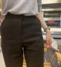 이 바지는 진짜 너무 좋아요 허리도 밴딩이여서 편한데 짱짱하게 잡아줘서 허리라인도 