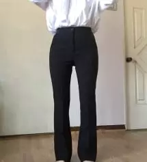 전에는 155에 s입었었는데 허벅지가 좀더 딱 맞았으면 싶어서 한치수 작게 주문했어요 