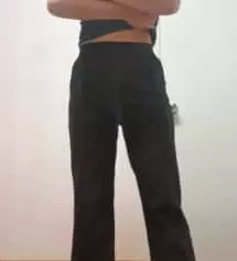 인생슬랙스입니다. 바지가 안어울리는체형이라 구매망설였는데 진작살껄 그랬어요! 다른