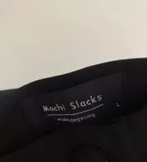 하비라서 바지 맞는게 잘 없었는데 이건 잘 맞았어요 !! 약간 쪼이긴 하는데 그래서 더